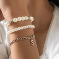 Three-piece stackable beaded pearl bracelet set with silver Figaro chain and S-pendant - Silver (2424)