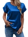 Detail eines königsblauen Satin-T-Shirts mit Rollbündchen und glatter Seidentextur - S / Blau