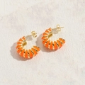Ribbed C-shaped hoop earrings in vibrant orange enamel and gold-plated metal - Orange