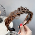Deep brown fishtail braided headband made of synthetic fiber with anti-slip design - Three-Strand Braid / Tan