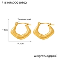 Orecchini a forma di U in acciaio al titanio dorato con trama a bambù di 2cm x 2cm - Oro