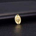 14K Gold Vintage Anhänger mit Pusteblume und Zirkon auf schwarzem Lederhintergrund - 14K Gold Oval Löwenzahn