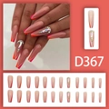 Detailansicht der Coffin-Nägel zum Aufkleben mit orangefarbenen Spitzen und Strass D367 - Nude Orange Französische Linie Irregulärer Strass Stil (D367)