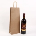 Bolsa de regalo para vino en papel kraft marrón con asas rizadas y botella de vino - Natural/Marrón