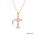 Collana a croce dorata con zirconi rosa incastonati, dimensioni 17,5mm x 27mm e peso 4,5g - Croce Rosa