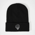 Klassische schwarze Strickmütze mit weiß gesticktem schmelzendem Smiley auf dem Umschlag - Schwarz