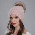 Berretto in maglia rosa con filato metallico e grande pompon in vera pelliccia - Rosa