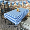 Set tovaglia a scacchi bianchi e blu e bandierine per decorazioni festa dell'Oktoberfest - Grandi Quadri / 130*220cm