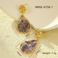 Vista dettagliata di orecchini a goccia dorati con pietre viola e misure indicate - Oro 18K / Oro con pietra viola