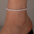 Elegante pulsera de tobillo con una sola hilera de perlas blancas de diseño minimalista - Tobillera de Perlas Blancas