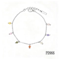 Buntes Perlenarmband aus Edelstahl mit sieben mehrfarbigen facettierten Anhängern - Silbernes Armband (PD966)
