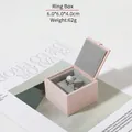 Boîte à bagues en velours rose avec bordure dorée et doublure grise, 6x6x4cm - Boîte à bague / Rose Clair