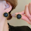 Orecchini a perno retrò con cornice intrecciata dorata e resina nera opaca - Disco Rotondo con Bordo a Corda Intrecciata Nero-Oro (62#) / Oro-Nero-Rotondo