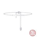 Bracciale a croce minimalista in argento sterling S925 con catena regolabile su bianco - Argento