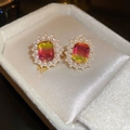 Pendientes dorados con piedras degradadas rosa-amarillo y borde de perlas - Pendientes Cuadrados Degradados Rosa Amarillo (HE11210-30) / 30# Pin de Plata-Cuadrado Degradado Dorado