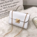 Klassische weiße Umhängetasche mit goldener Kette und elegantem Handgriff-Design - Weiß