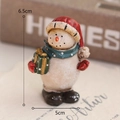 Cute resin Christmas snowman figurine with green gift box and red hat, size 6.5x5cm - Snowman with Gift