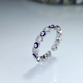 Anillo abierto plateado con dijes de ojo azul y piedras de circonita en forma de corazón - Plata - Ojo Azul