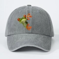 Graue gewaschene Denim Baseballkappe mit realistischem 3D-Laubfrosch-Aufdruck - Grau