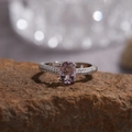 Anillo de plata S925 con amatista púrpura ovalada y diseño de banda abierta ajustable - Diseño abierto ajustable (LR394)