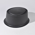 Détail du support de chapeau en PVC noir avec texture mate fine et bordure à bride ronde - Support de Chapeau Rigide Sommet Rond (Noir)