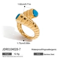 Dettaglio dell'anello in acciaio inossidabile dorato 18K con turchese e trama intrecciata - Jdr0104028-7