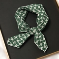 Foulard élégant en coton et lin vert à motifs géométriques noué en boucle - 55x55cm / Pivot Vert Foncé