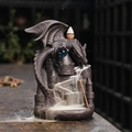 Bruciatore di incenso drago su castello in ceramica marrone con sfera blu e fumo a cascata - Stile Drago Alato del Castello (Sabbia Viola)