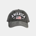 Dettaglio di un cappello da baseball vintage in cotone con bandiera USA e ricamo 1776 - Regolabile / Nero