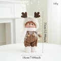Muñeco de Navidad de felpa con gorro de reno y suéter de copos para decoración - Niño de pie marrón
