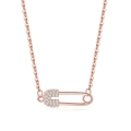 Détail du collier pendentif épingle de sûreté en or rose avec zircons brillants - Or rose