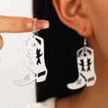 Boucles d'oreilles bottes de cowboy argentées avec détails en métal ajouré - Argent Brillant Bottes de Cowboy Ajourées Boucles d'Oreilles (N-926)