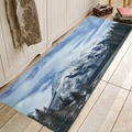 Makroansicht der saugfähigen Flanellmatte mit Schneelandschaft auf dem Holzboden - 40x60cm / Stil 1