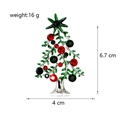 Kerstboom broche met rode en groene strassteentjes, maat 6,7x4cm, zilveren finish - Kerstboom (C612-A)