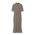 Korte mouw gebreide maxi-jurk met opstaande kraag en bijpassende tailleriem in taupe design - XS / Khaki