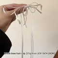Elegante witte satijnen strik haarclip met kralen en lange linten voor vrouwen - Exquise Model / Wit
