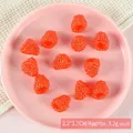 Rote PVC-Himbeeren als Dekoration für Kuchen und DIY-Projekte in realistischer Optik - Rote Himbeere