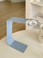 Hellblauer Edelstahl-Ladeständer und Armband-Organizer für die Apple Watch - Macaron Blau