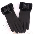 Women's warm thermal gloves in black with plush faux fur trim and bow detail - Half Round Fur Bow / Black