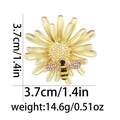 Detail of bee and daisy brooch showing dimensions 3.7cm and weight of 14.6g - Daisy Bee
