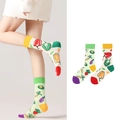 Asymmetrische Baumwollsocken mit bunten Gemüsemustern für einen verspielten Streetstyle - Gemüsethema (1036)