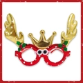Détail de lunettes de Noël avec bois de renne dorés et couronne sur monture rouge - Bois de Cerf Dorés