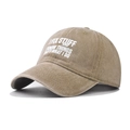 Dettaglio del cappello da baseball in cotone lavato kaki con stampa dello slogan - Regolabile / Cachi