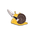 Kreative Cartoon-Schnecke mit Messer-Emaille-Brosche als Rucksack-Deko-Accessoire - Schnecke mit Messer