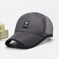 Graue atmungsaktive Mesh-Baseballkappe für Damen und Herren mit Logo-Aufnäher - Verstellbar / Hellgrau