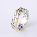 Close-up of Cuban chain link ring in two-tone silver and gold plated metal - US 7 / Two-tone Silver & Rose Gold