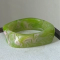 Retro wide green marble resin bangle with white swirl pattern for women - Geometric Rhombus / Inner Diameter 65mm / Green Pink Marble