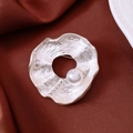 Spilla rotonda martellata argento con perla bianca e strass scintillanti incastonati - 79# Perla Irregolare Martellata Argento