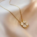 Collier trèfle à quatre feuilles doré avec inserts de nacre blanche en cœur - Collier Pendentif Trèfle / Or (X0048)