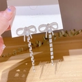 Orecchini a fiocco in argento S925 con nappe eleganti e accenti di zirconi cubici - Doppia Frangia con Fiocco in Zircone Argento (E0249)